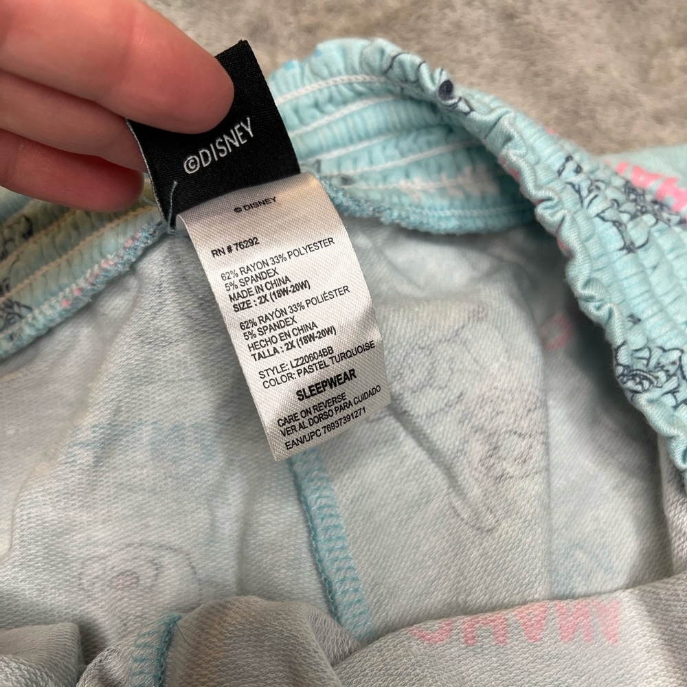 Women’s Disney Stitch Ohana Pajama Shorts size 2X - Picture 4 of 4